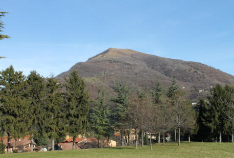 ERemo dei Padri Barnabiti, vista verso il Monte Cornizzolo